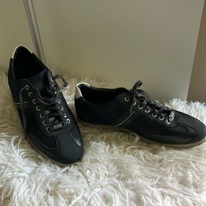 Low profile sneaker by top brand HOGO BOSS  Size 45